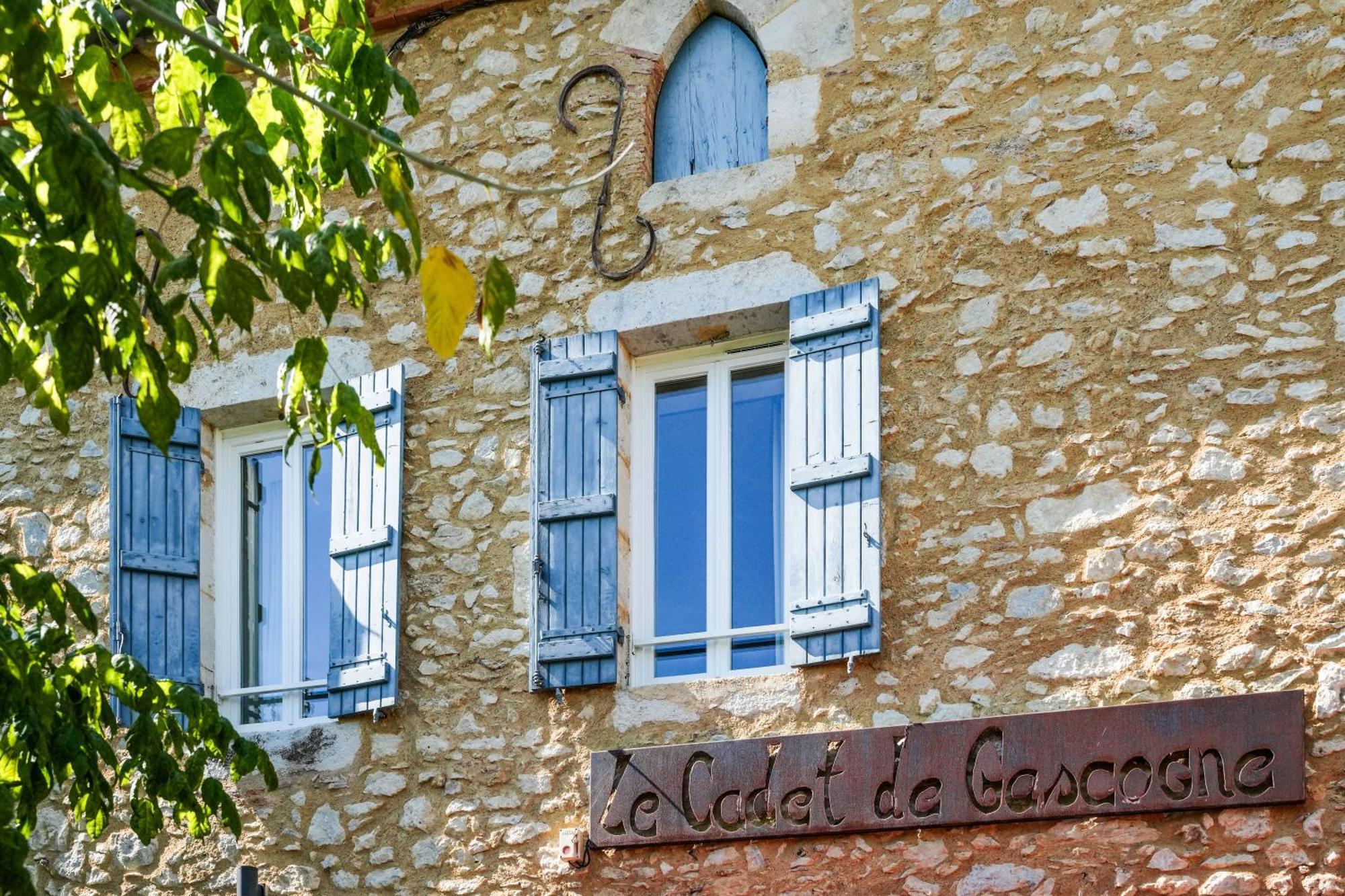 Logis Hotel & Restaurant Le Cadet De Gascogne Saint-Justin  Exteriör bild